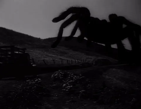 /img/17523-tarantula-1955-gif-cultural-impact.webp