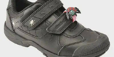 /img/17627-tarantula-shoes-inspired.webp