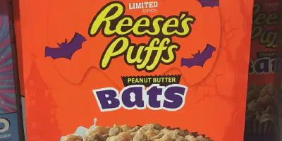 /img/17667-tarantula-and-reeses-puffs-7.webp